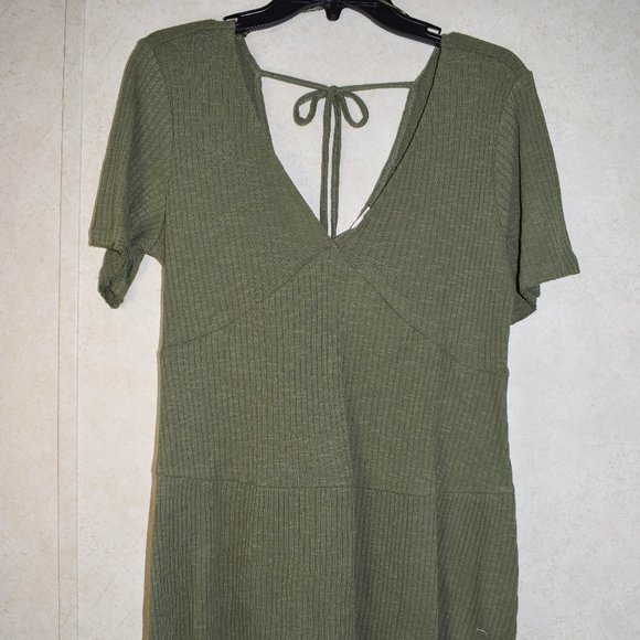 Brand New GB Green Tied Back V-Neck Ribbed Knit Short Sleeve Dress - Picture 1 of 7